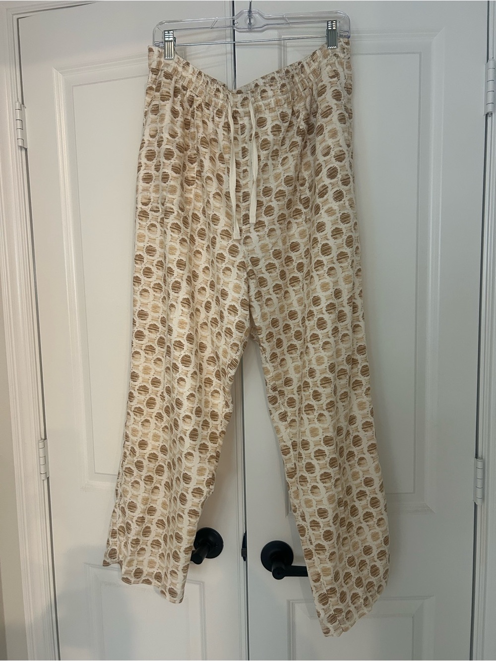 Ladies Beige Patterned Drawstring Cropped Pants